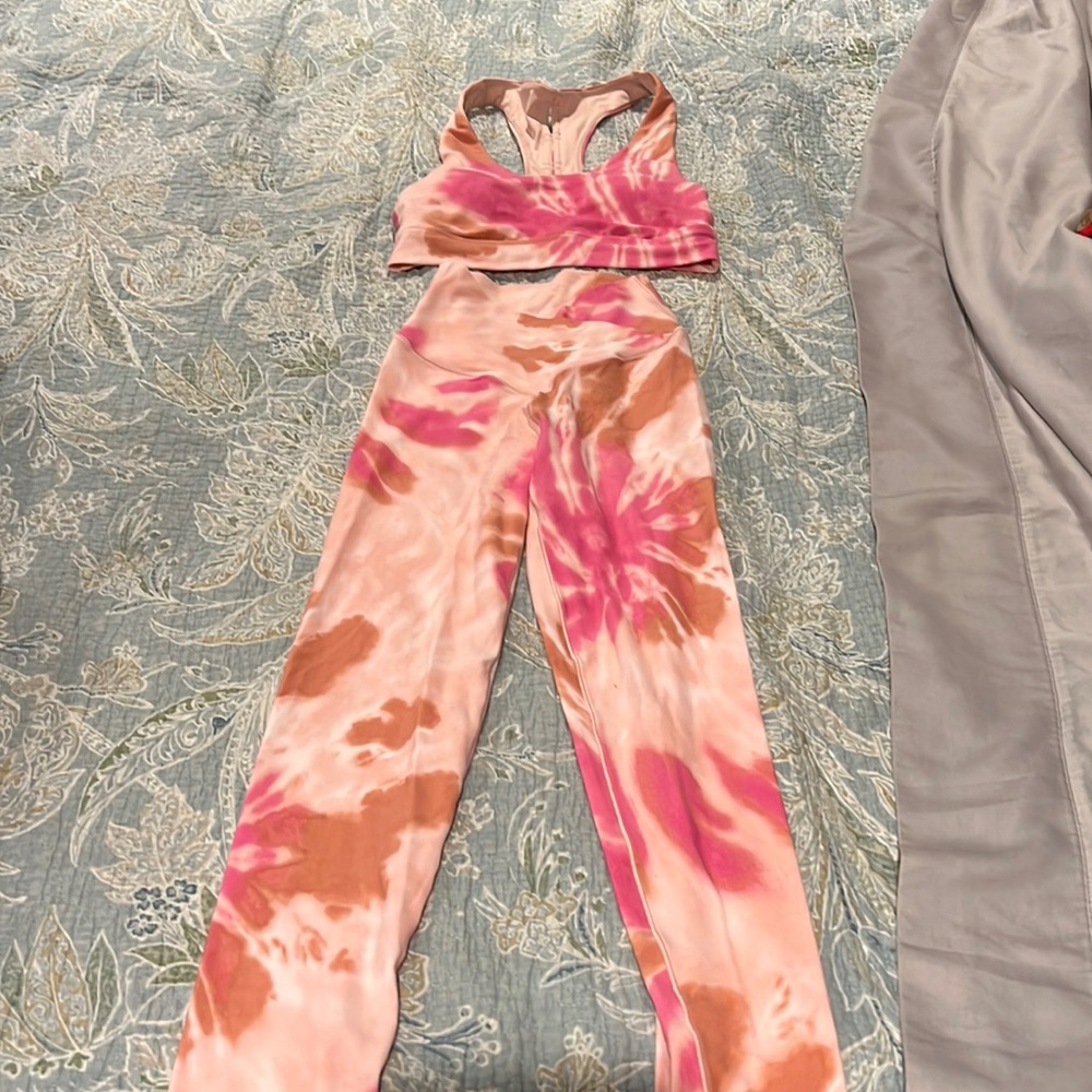 Offline by Aerie XS leggings and sports bra